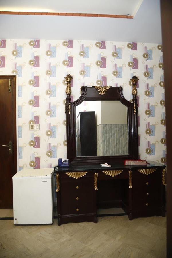Hotel Sweet Inn Lahore Eksteriør billede